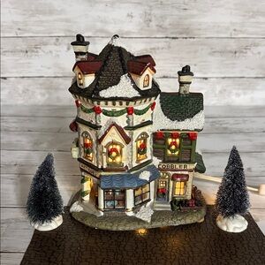 Village collection ST. NICHOLAS SQUARE "ANTIQUE COBBLER & VILLAGE SHOP lighted